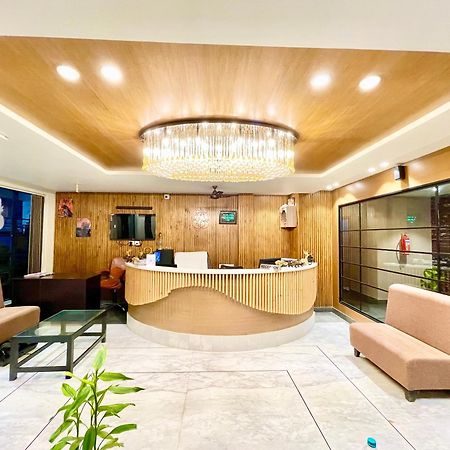 Hotel Rb International ! Puri Near-Sea-Beach-And-Temple Fully-Air-Conditioned-Hotel With-Lift-And-Card Payment Accepted-Parking-Facility, Best Hotel In פורי מראה חיצוני תמונה