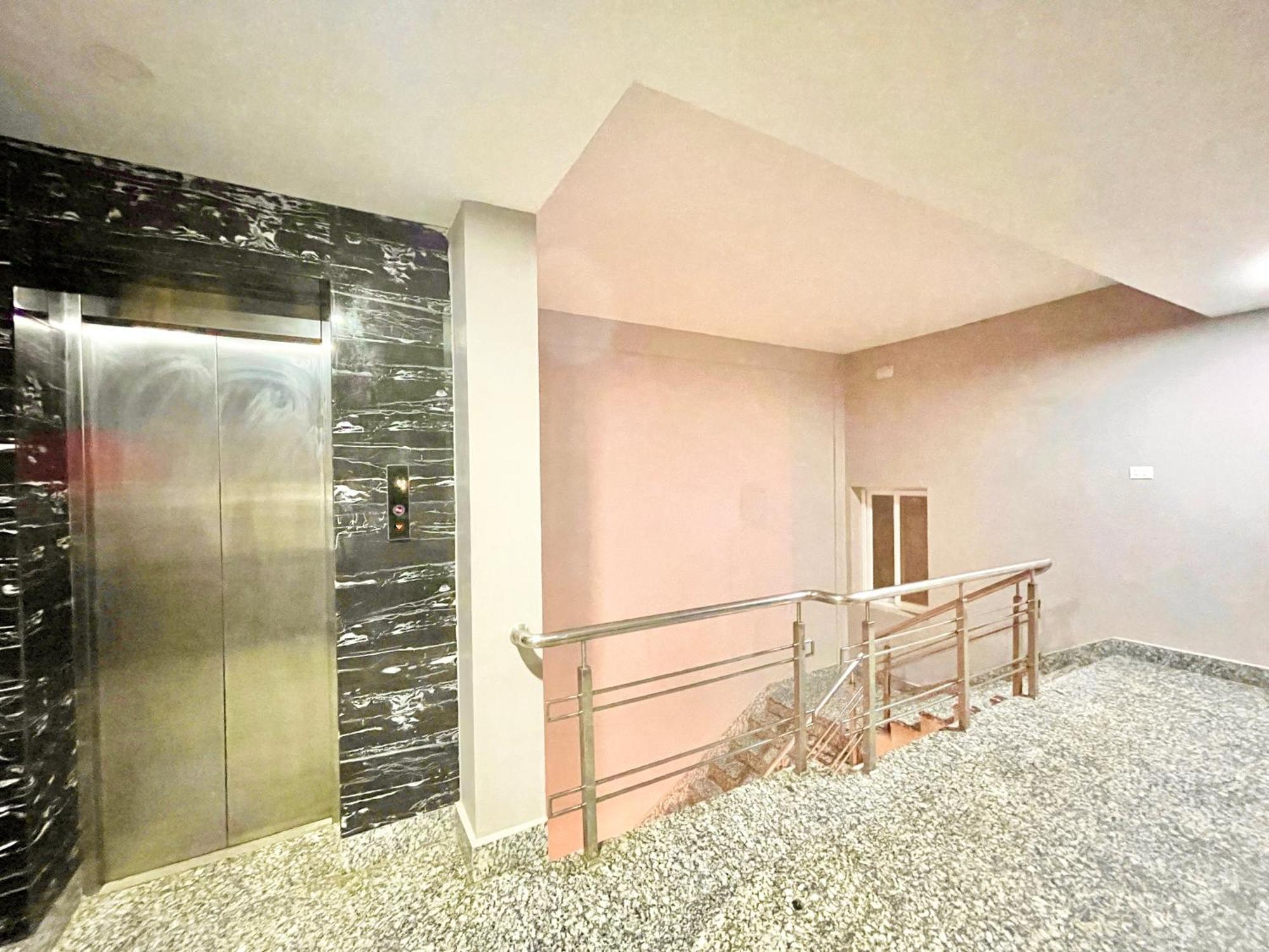 Hotel Rb International ! Puri Near-Sea-Beach-And-Temple Fully-Air-Conditioned-Hotel With-Lift-And-Card Payment Accepted-Parking-Facility, Best Hotel In פורי מראה חיצוני תמונה