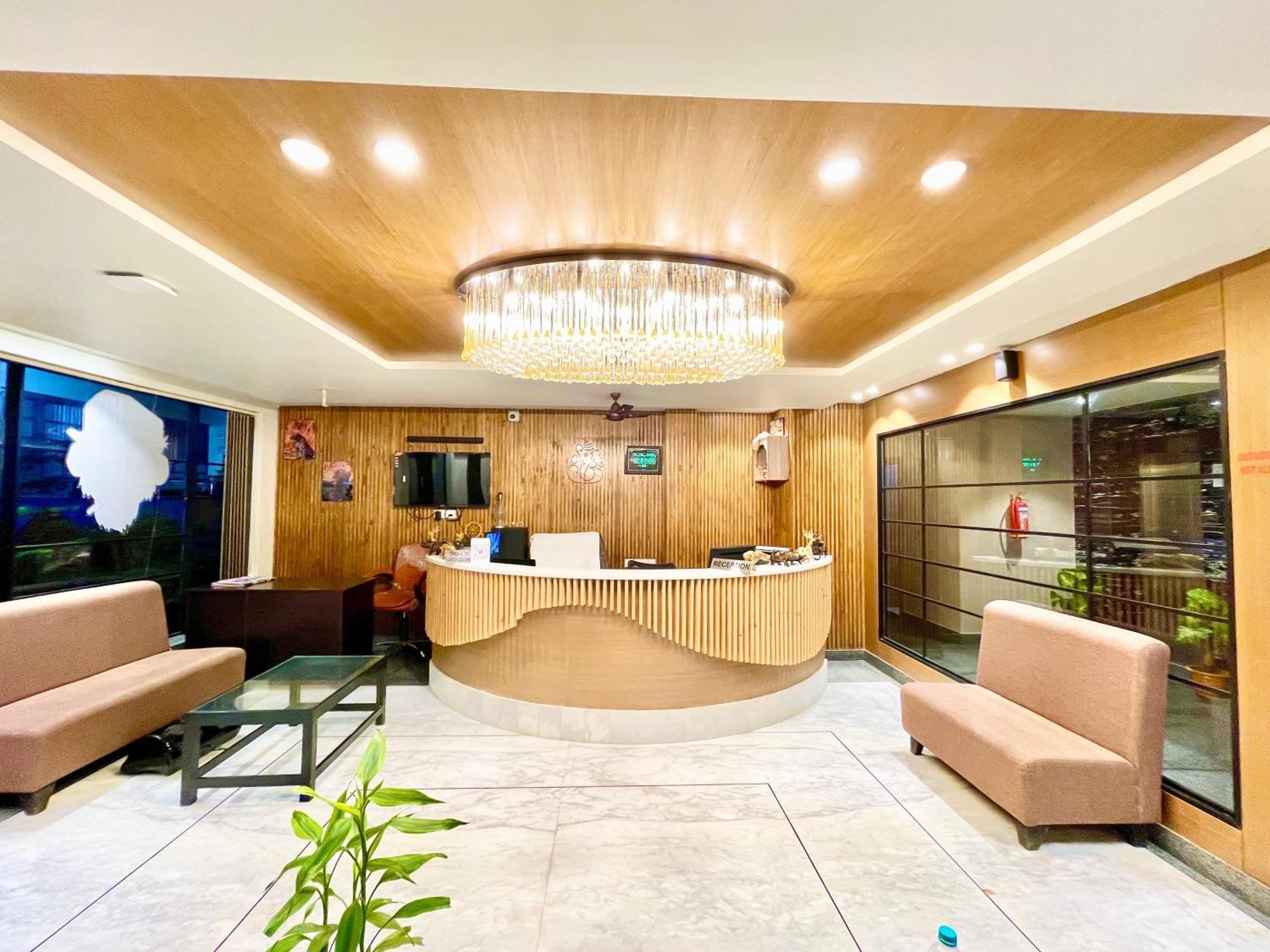 Hotel Rb International ! Puri Near-Sea-Beach-And-Temple Fully-Air-Conditioned-Hotel With-Lift-And-Card Payment Accepted-Parking-Facility, Best Hotel In פורי מראה חיצוני תמונה