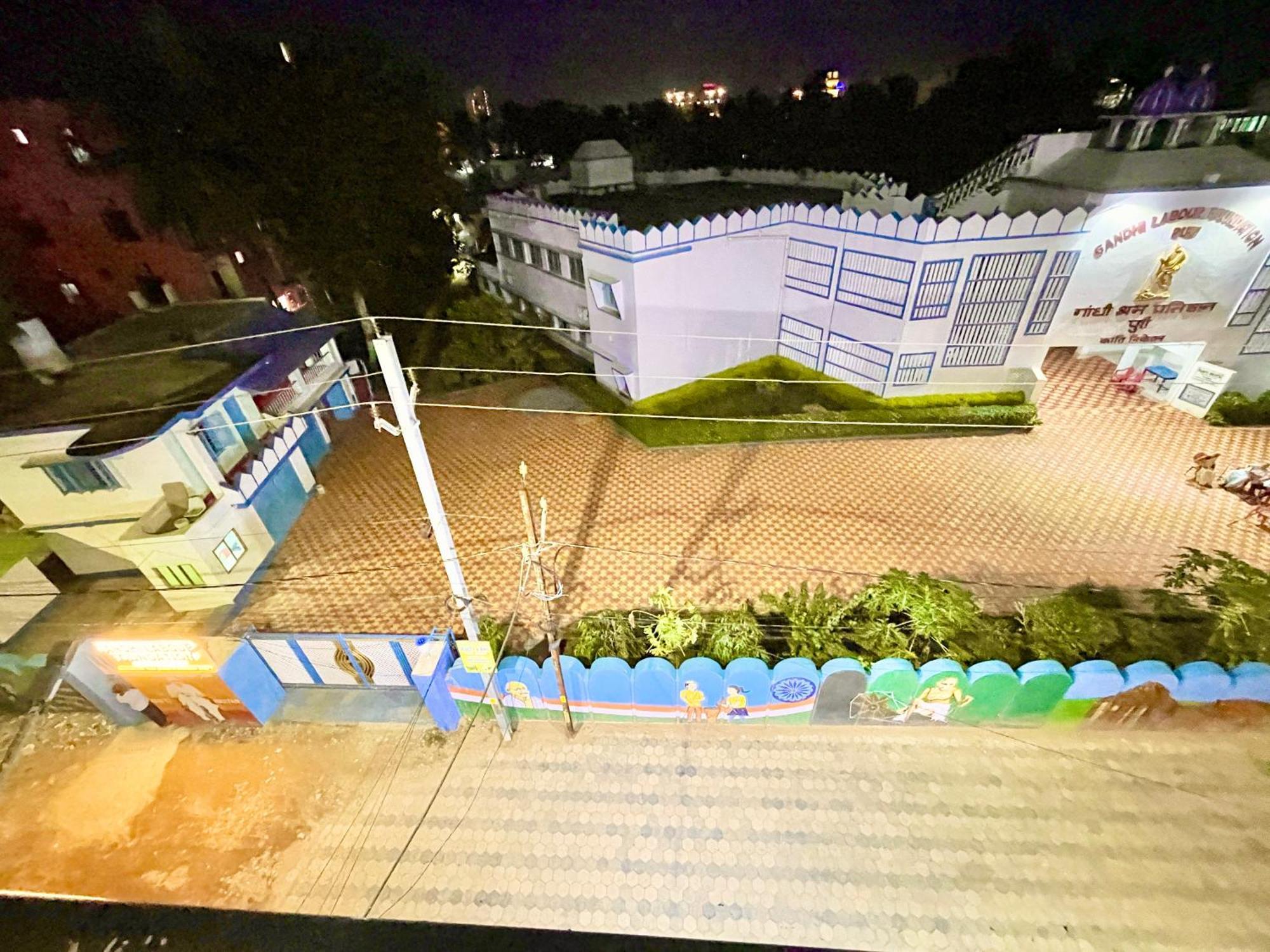 Hotel Rb International ! Puri Near-Sea-Beach-And-Temple Fully-Air-Conditioned-Hotel With-Lift-And-Card Payment Accepted-Parking-Facility, Best Hotel In פורי מראה חיצוני תמונה