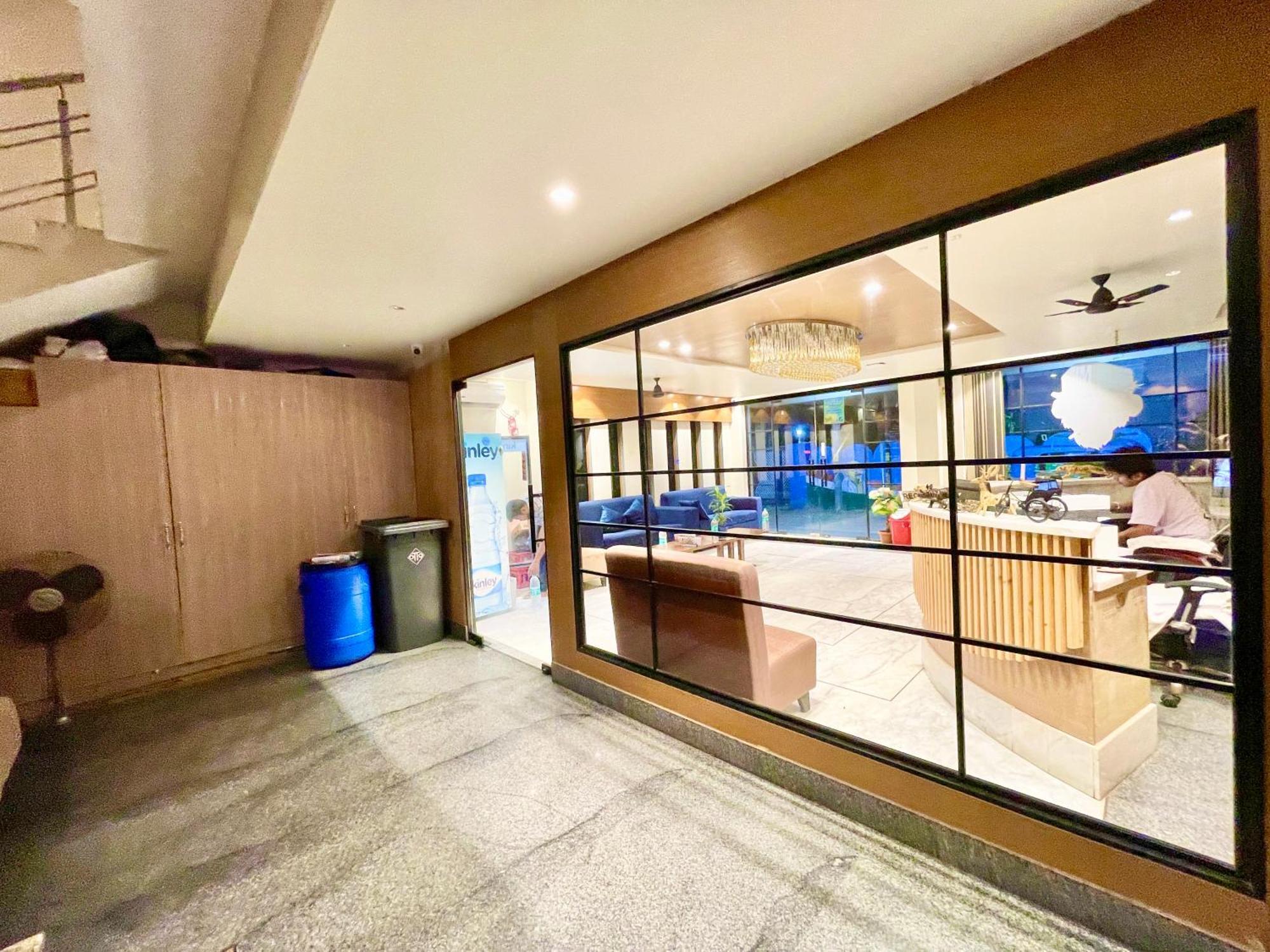 Hotel Rb International ! Puri Near-Sea-Beach-And-Temple Fully-Air-Conditioned-Hotel With-Lift-And-Card Payment Accepted-Parking-Facility, Best Hotel In פורי מראה חיצוני תמונה