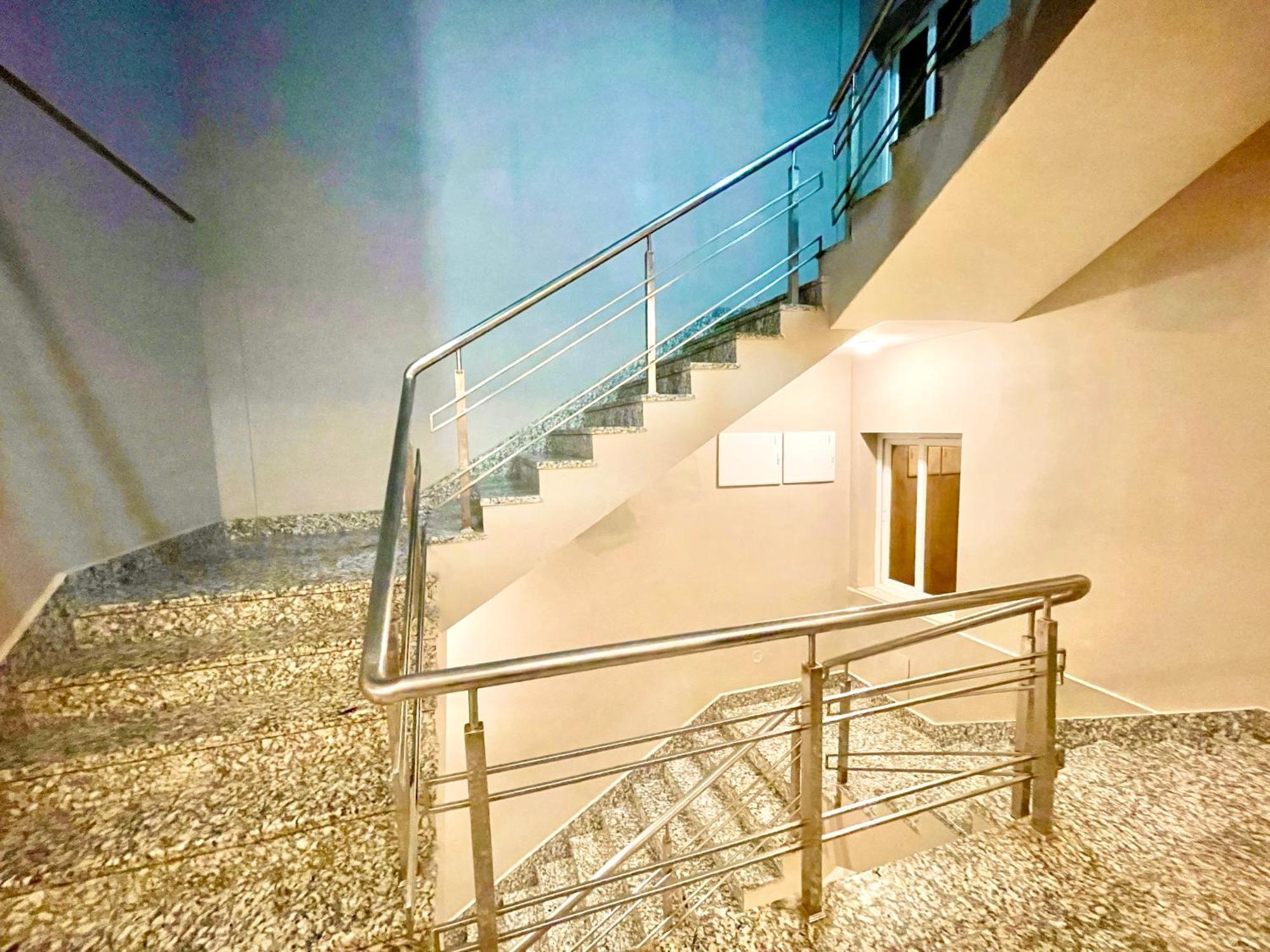 Hotel Rb International ! Puri Near-Sea-Beach-And-Temple Fully-Air-Conditioned-Hotel With-Lift-And-Card Payment Accepted-Parking-Facility, Best Hotel In פורי מראה חיצוני תמונה