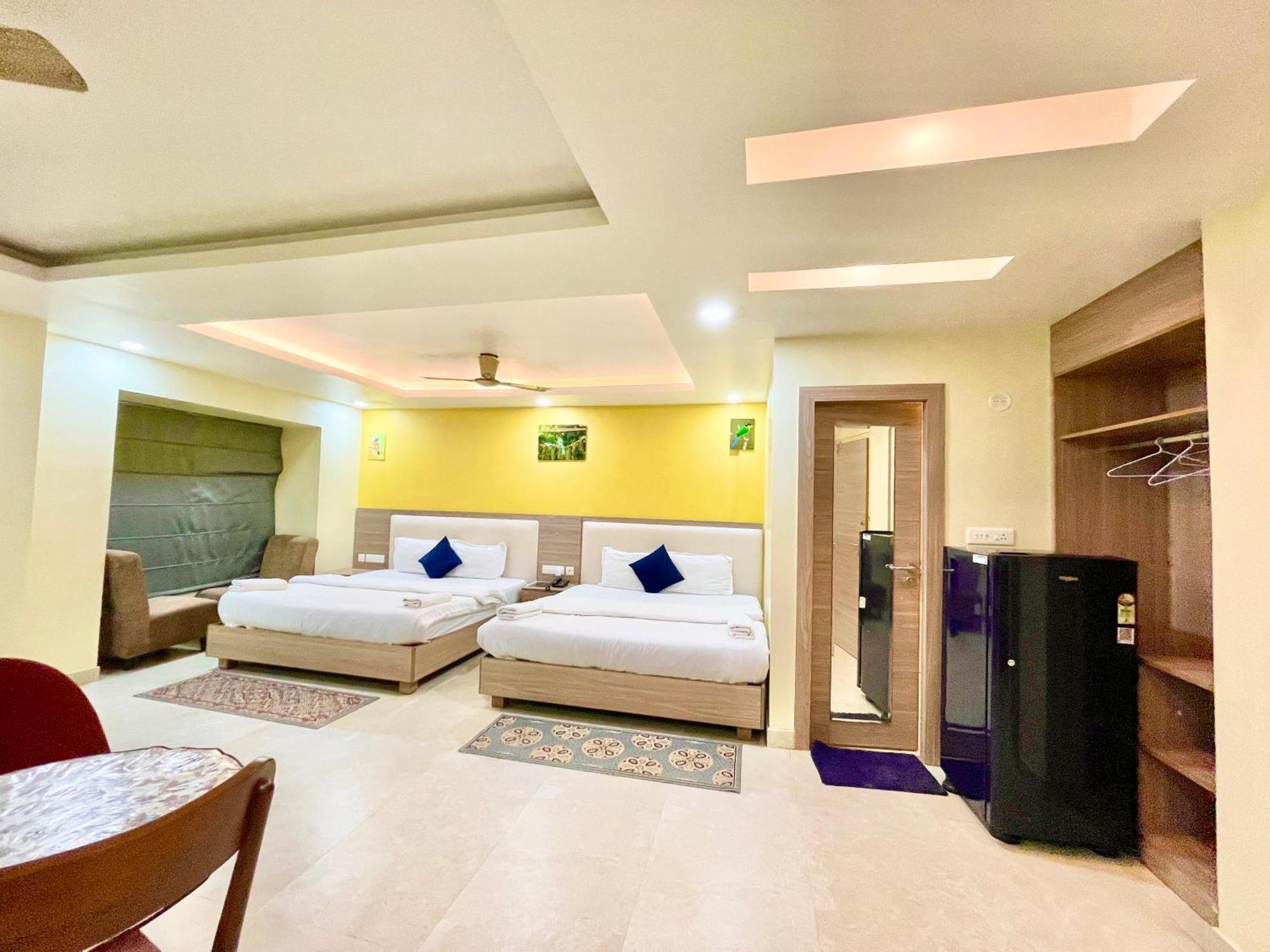 Hotel Rb International ! Puri Near-Sea-Beach-And-Temple Fully-Air-Conditioned-Hotel With-Lift-And-Card Payment Accepted-Parking-Facility, Best Hotel In פורי מראה חיצוני תמונה