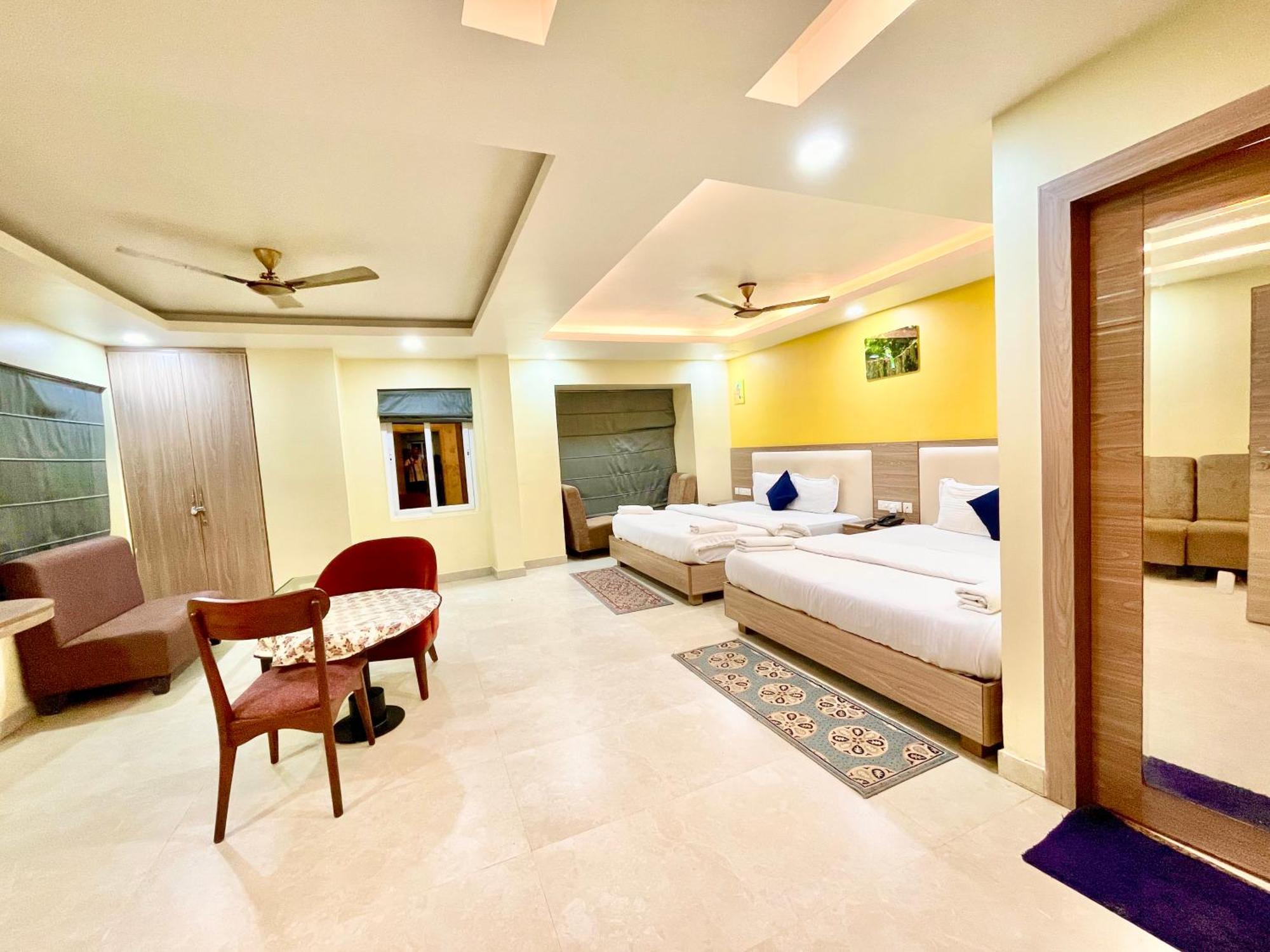 Hotel Rb International ! Puri Near-Sea-Beach-And-Temple Fully-Air-Conditioned-Hotel With-Lift-And-Card Payment Accepted-Parking-Facility, Best Hotel In פורי מראה חיצוני תמונה