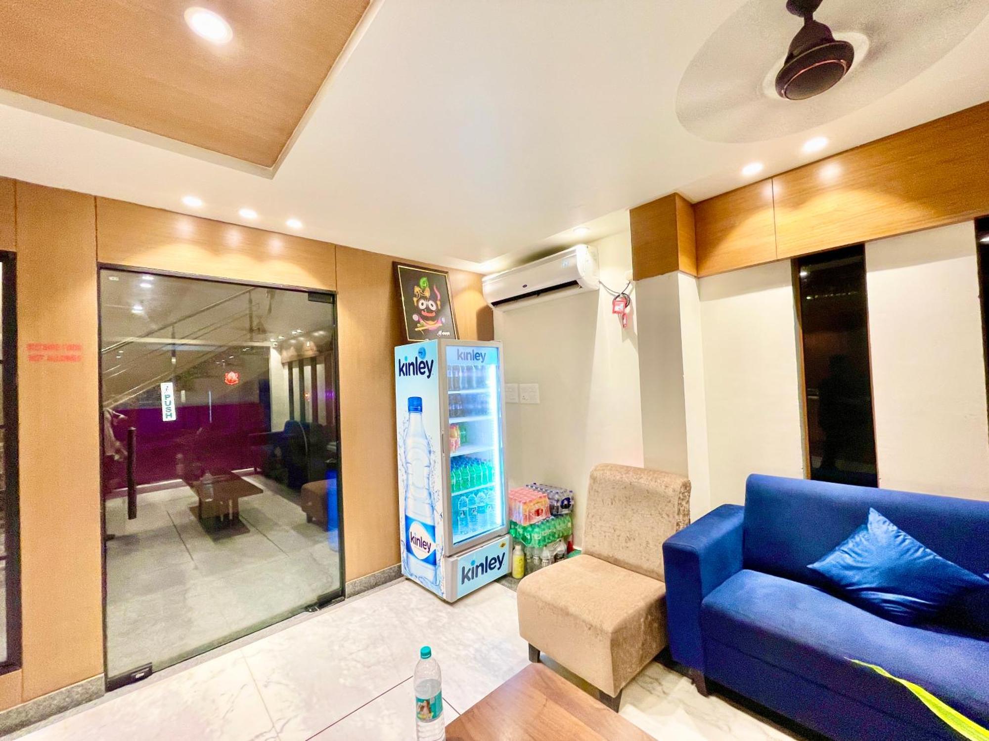 Hotel Rb International ! Puri Near-Sea-Beach-And-Temple Fully-Air-Conditioned-Hotel With-Lift-And-Card Payment Accepted-Parking-Facility, Best Hotel In פורי מראה חיצוני תמונה