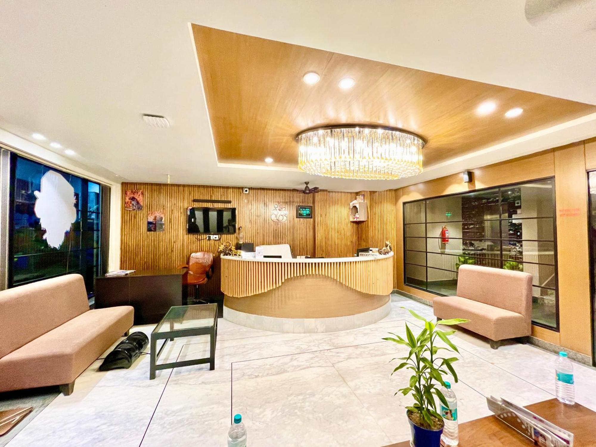 Hotel Rb International ! Puri Near-Sea-Beach-And-Temple Fully-Air-Conditioned-Hotel With-Lift-And-Card Payment Accepted-Parking-Facility, Best Hotel In פורי מראה חיצוני תמונה