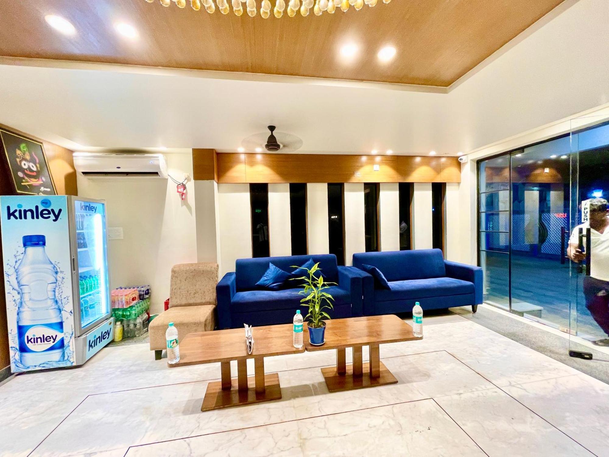 Hotel Rb International ! Puri Near-Sea-Beach-And-Temple Fully-Air-Conditioned-Hotel With-Lift-And-Card Payment Accepted-Parking-Facility, Best Hotel In פורי מראה חיצוני תמונה