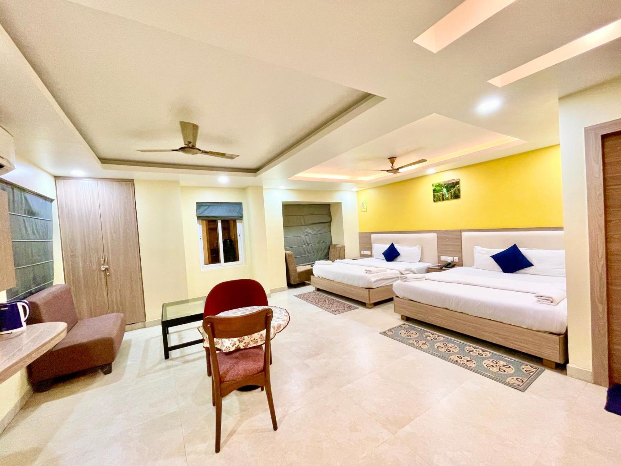 Hotel Rb International ! Puri Near-Sea-Beach-And-Temple Fully-Air-Conditioned-Hotel With-Lift-And-Card Payment Accepted-Parking-Facility, Best Hotel In פורי מראה חיצוני תמונה