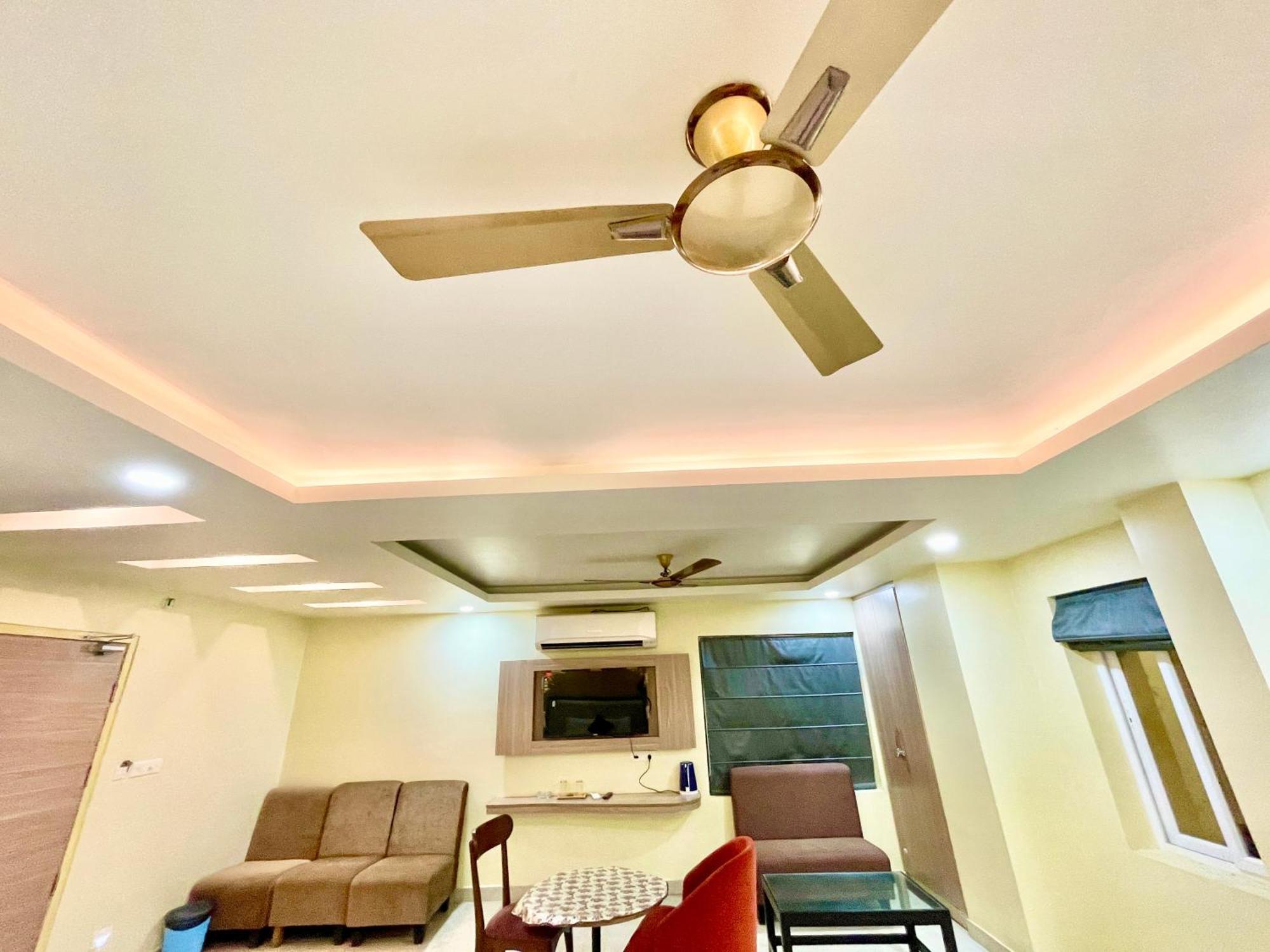 Hotel Rb International ! Puri Near-Sea-Beach-And-Temple Fully-Air-Conditioned-Hotel With-Lift-And-Card Payment Accepted-Parking-Facility, Best Hotel In פורי מראה חיצוני תמונה