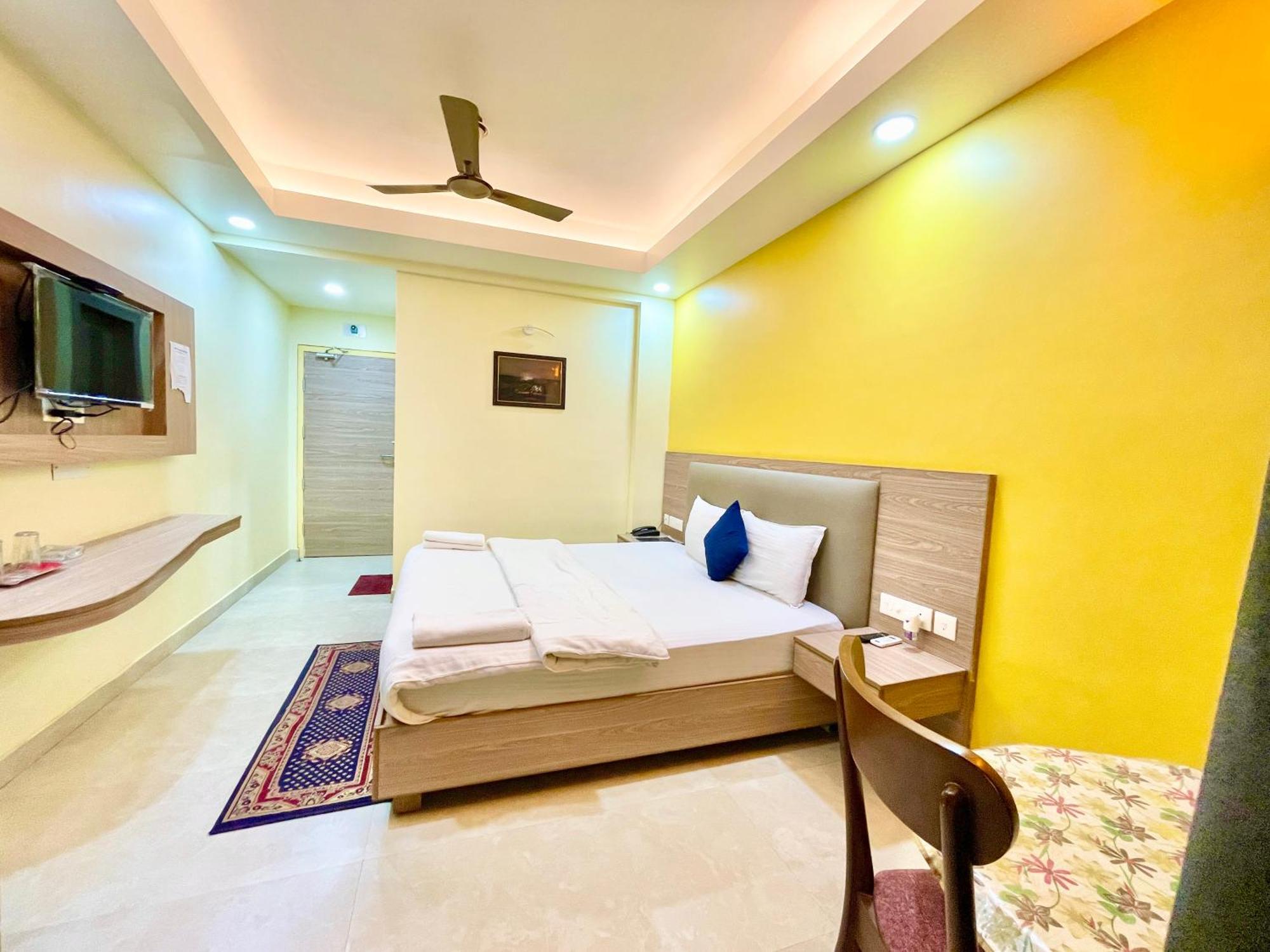 Hotel Rb International ! Puri Near-Sea-Beach-And-Temple Fully-Air-Conditioned-Hotel With-Lift-And-Card Payment Accepted-Parking-Facility, Best Hotel In פורי מראה חיצוני תמונה