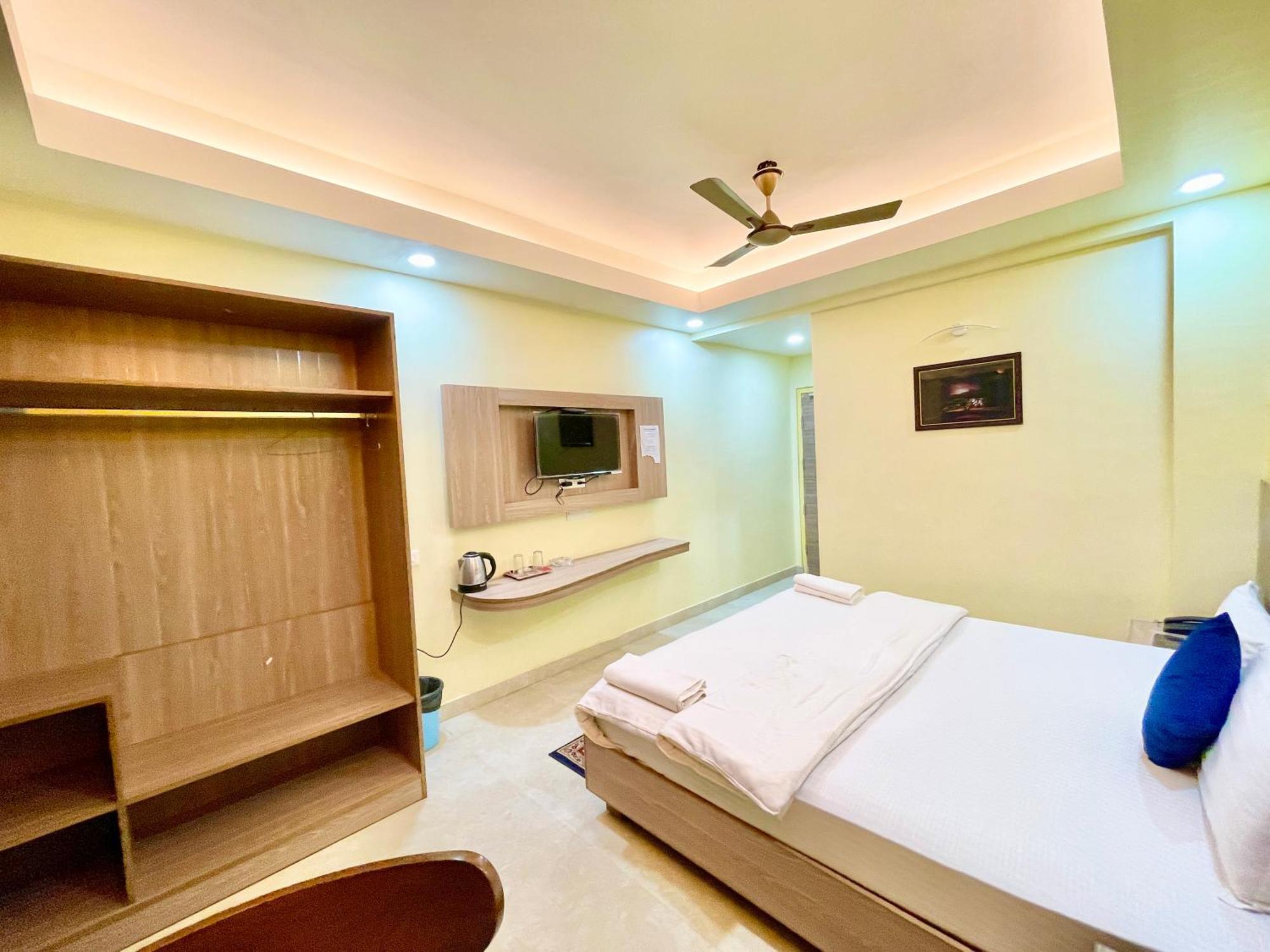 Hotel Rb International ! Puri Near-Sea-Beach-And-Temple Fully-Air-Conditioned-Hotel With-Lift-And-Card Payment Accepted-Parking-Facility, Best Hotel In פורי מראה חיצוני תמונה