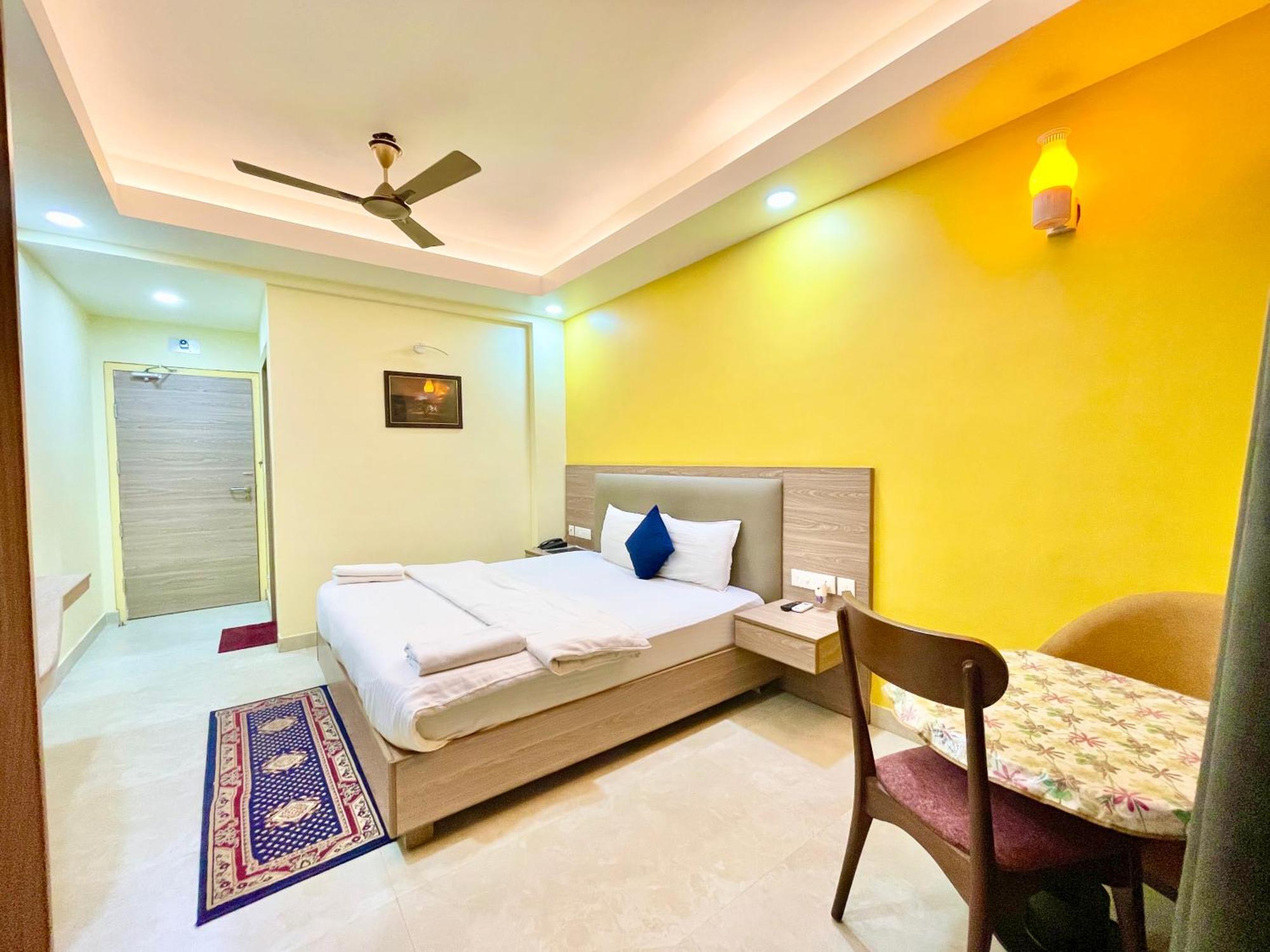 Hotel Rb International ! Puri Near-Sea-Beach-And-Temple Fully-Air-Conditioned-Hotel With-Lift-And-Card Payment Accepted-Parking-Facility, Best Hotel In פורי מראה חיצוני תמונה