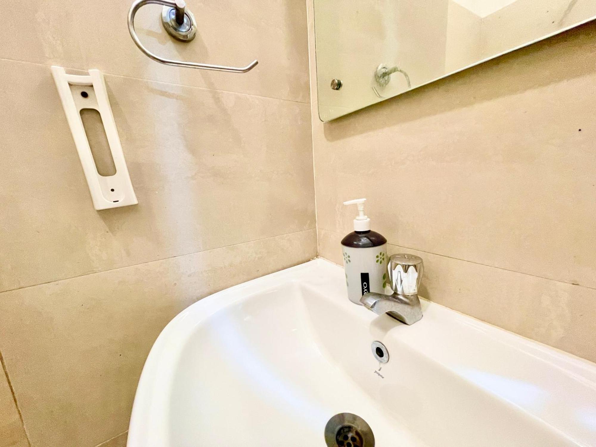 Hotel Rb International ! Puri Near-Sea-Beach-And-Temple Fully-Air-Conditioned-Hotel With-Lift-And-Card Payment Accepted-Parking-Facility, Best Hotel In פורי מראה חיצוני תמונה