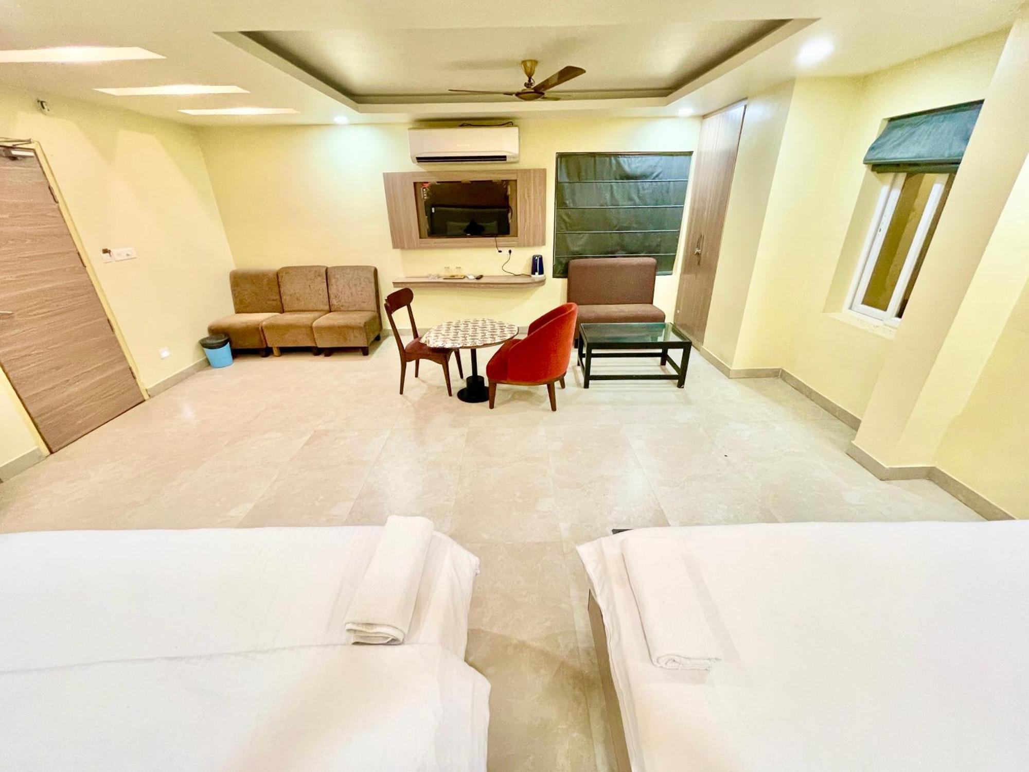Hotel Rb International ! Puri Near-Sea-Beach-And-Temple Fully-Air-Conditioned-Hotel With-Lift-And-Card Payment Accepted-Parking-Facility, Best Hotel In פורי מראה חיצוני תמונה