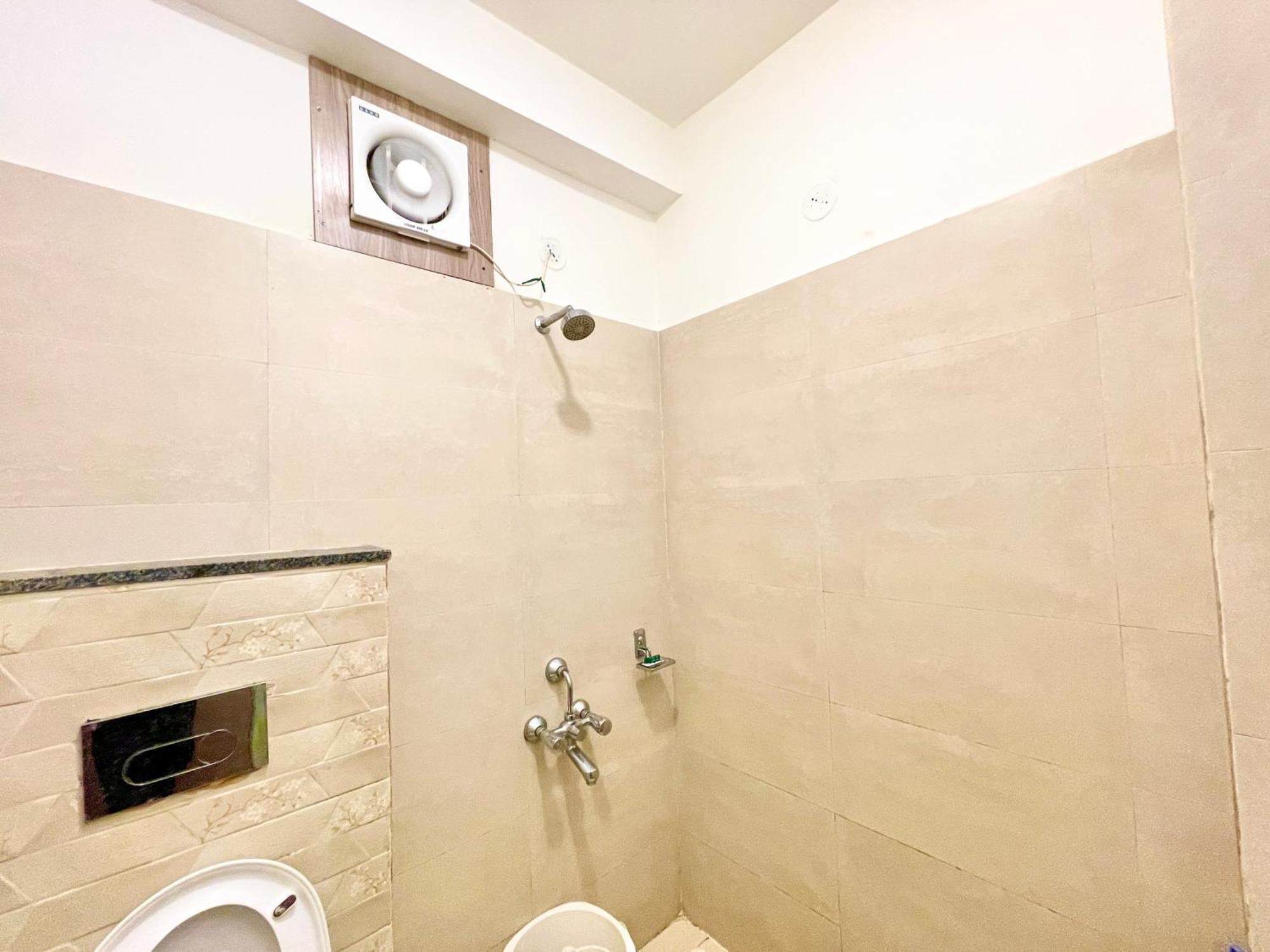 Hotel Rb International ! Puri Near-Sea-Beach-And-Temple Fully-Air-Conditioned-Hotel With-Lift-And-Card Payment Accepted-Parking-Facility, Best Hotel In פורי מראה חיצוני תמונה