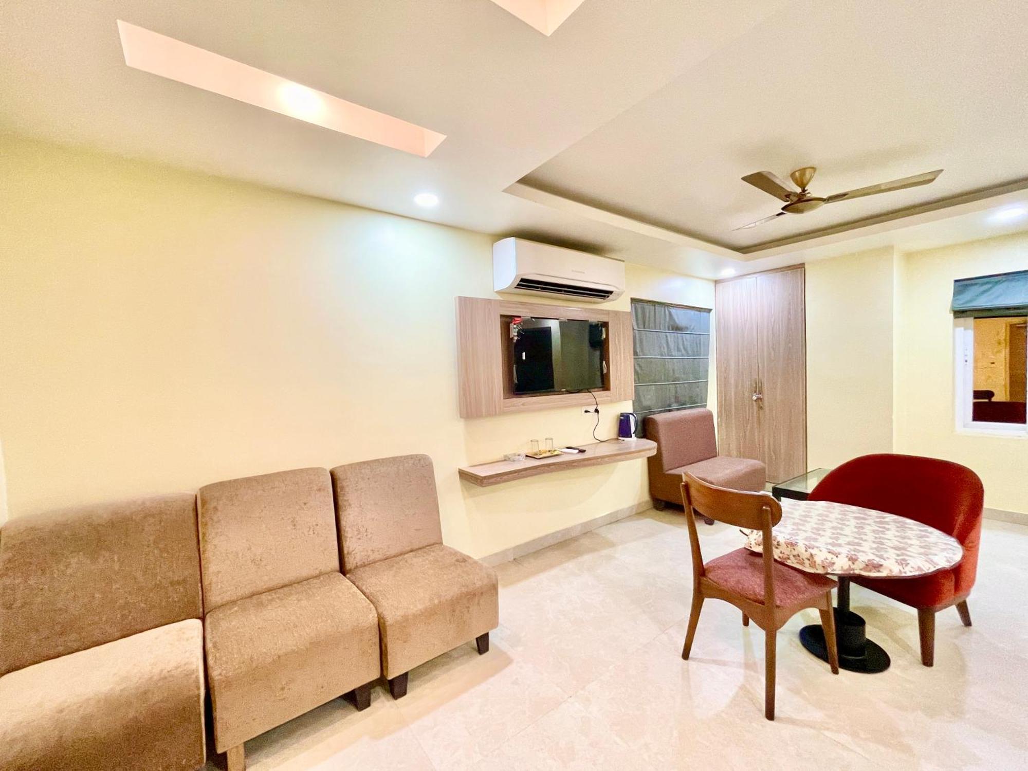 Hotel Rb International ! Puri Near-Sea-Beach-And-Temple Fully-Air-Conditioned-Hotel With-Lift-And-Card Payment Accepted-Parking-Facility, Best Hotel In פורי מראה חיצוני תמונה