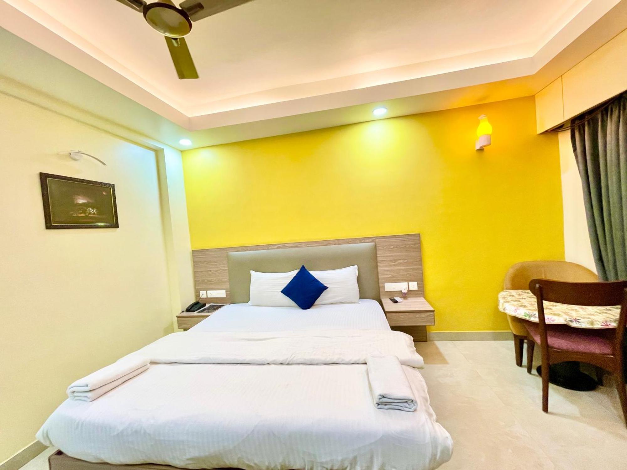 Hotel Rb International ! Puri Near-Sea-Beach-And-Temple Fully-Air-Conditioned-Hotel With-Lift-And-Card Payment Accepted-Parking-Facility, Best Hotel In פורי מראה חיצוני תמונה