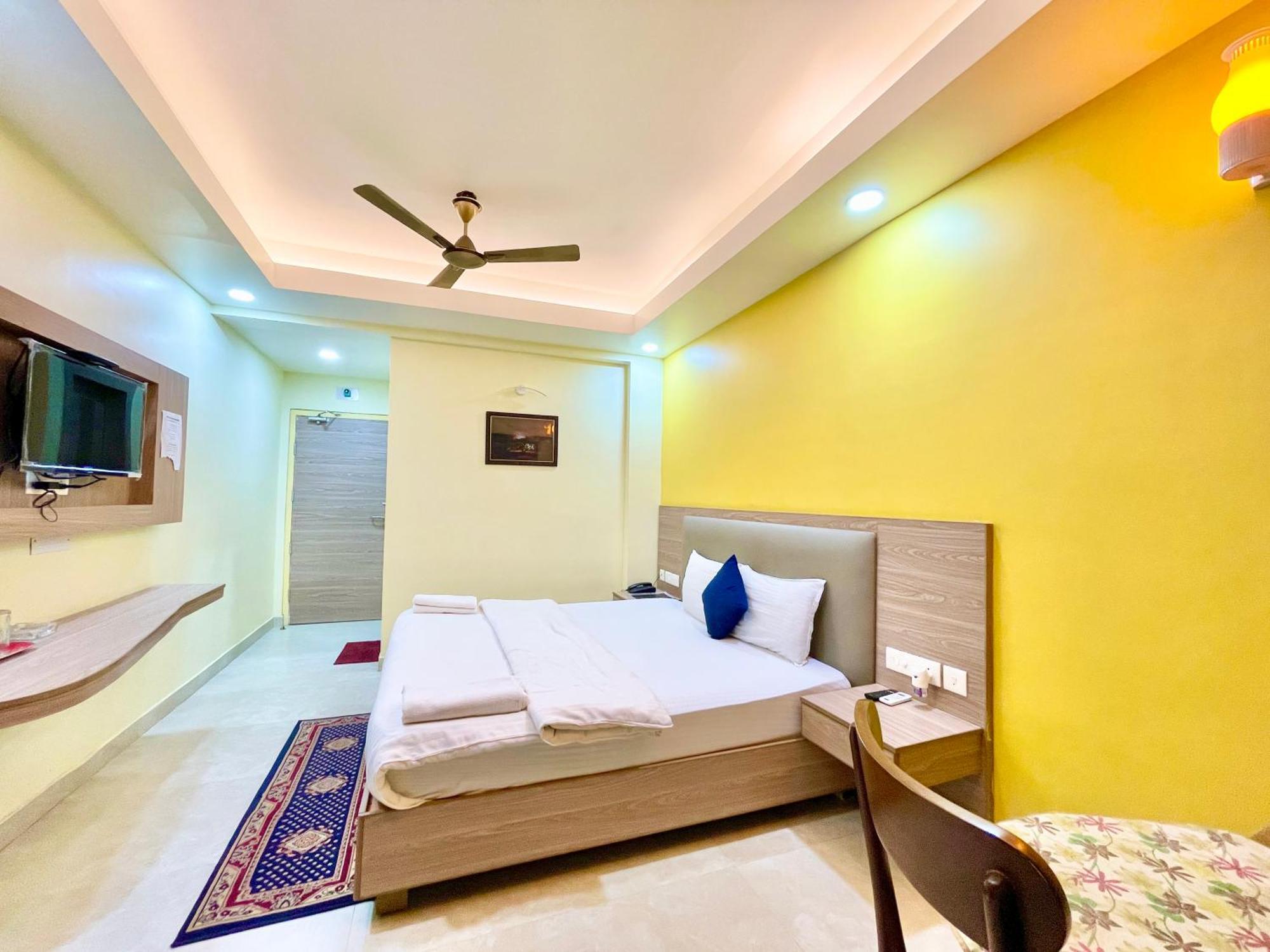 Hotel Rb International ! Puri Near-Sea-Beach-And-Temple Fully-Air-Conditioned-Hotel With-Lift-And-Card Payment Accepted-Parking-Facility, Best Hotel In פורי מראה חיצוני תמונה