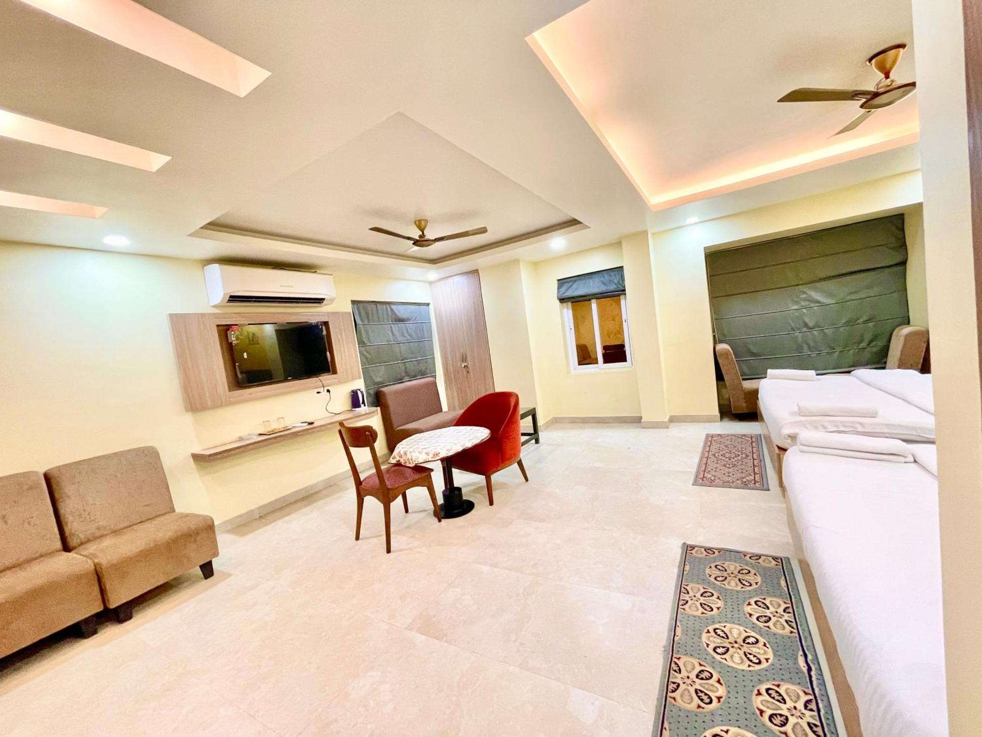 Hotel Rb International ! Puri Near-Sea-Beach-And-Temple Fully-Air-Conditioned-Hotel With-Lift-And-Card Payment Accepted-Parking-Facility, Best Hotel In פורי מראה חיצוני תמונה