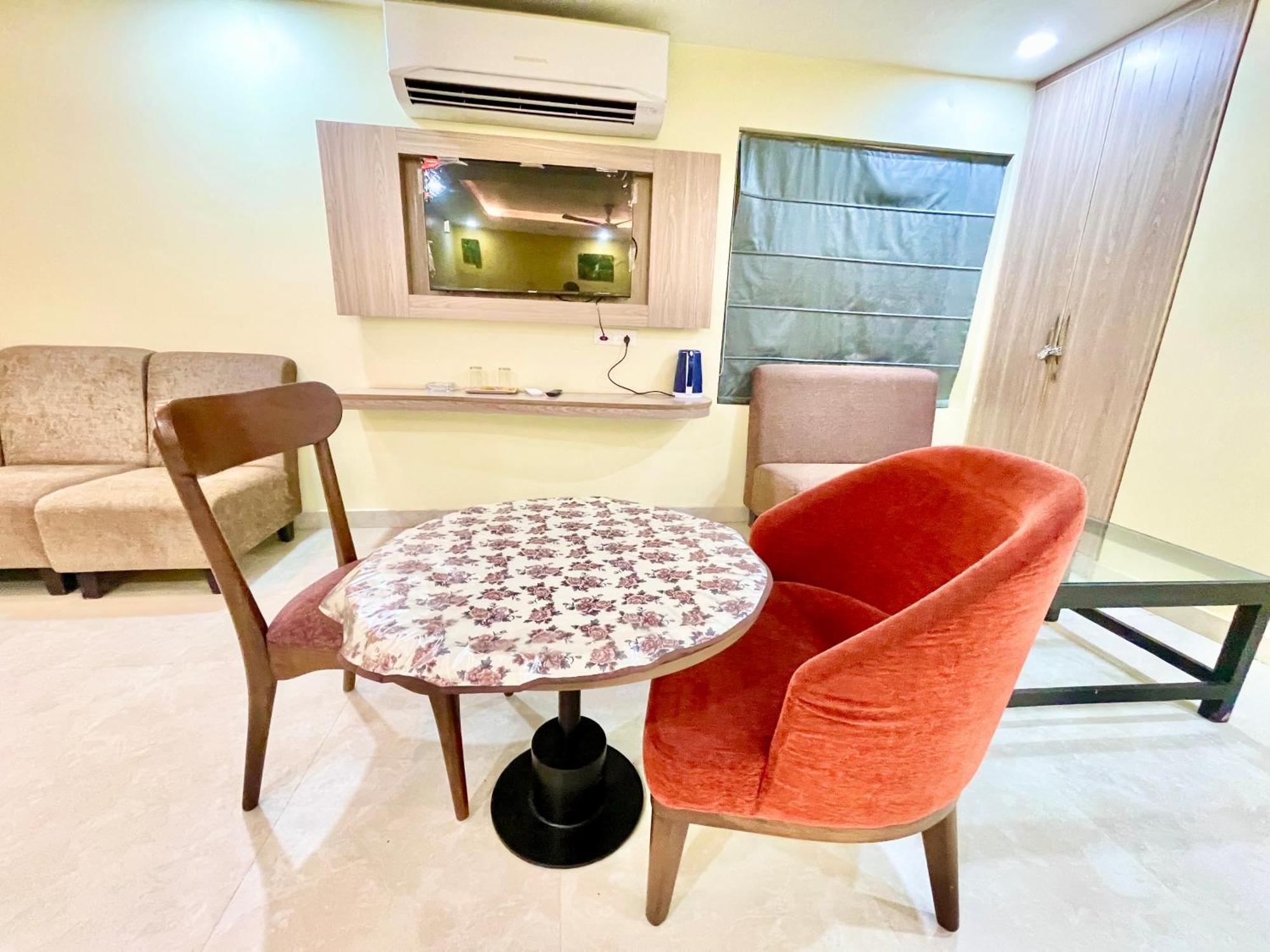 Hotel Rb International ! Puri Near-Sea-Beach-And-Temple Fully-Air-Conditioned-Hotel With-Lift-And-Card Payment Accepted-Parking-Facility, Best Hotel In פורי מראה חיצוני תמונה
